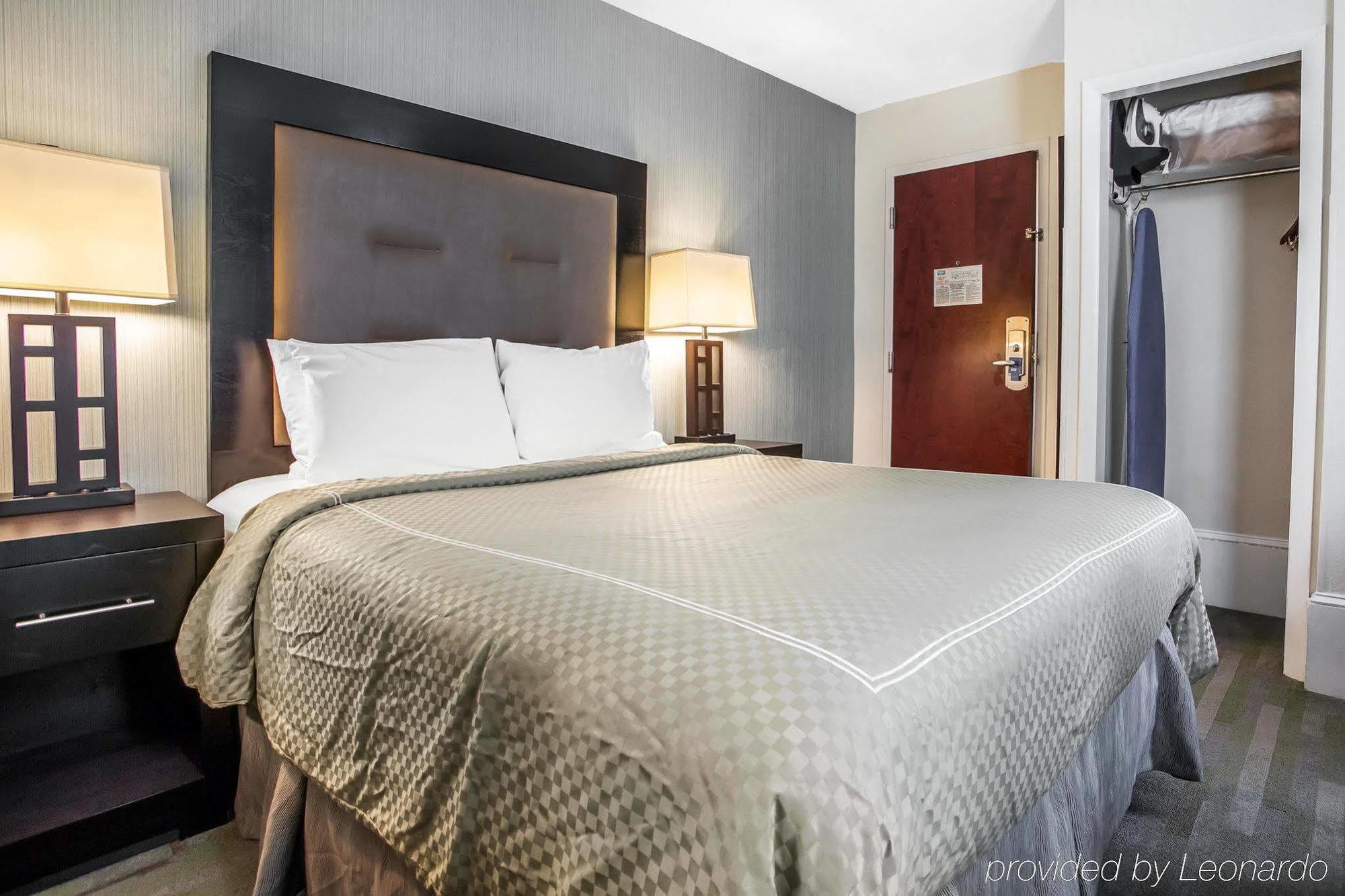 Quality Inn Center City Филадельфия Экстерьер фото