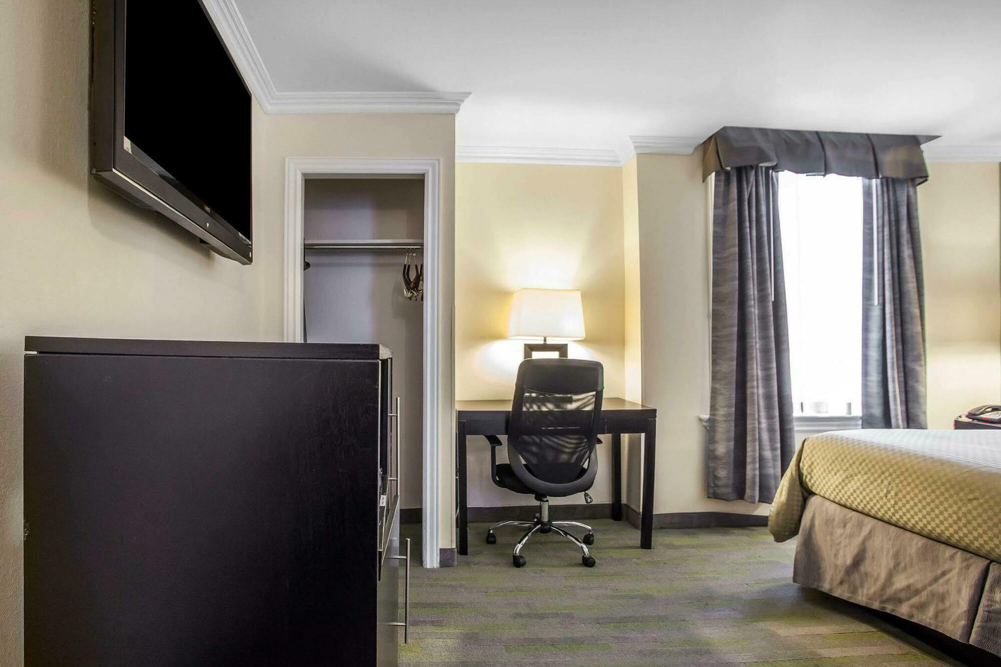 Quality Inn Center City Филадельфия Экстерьер фото