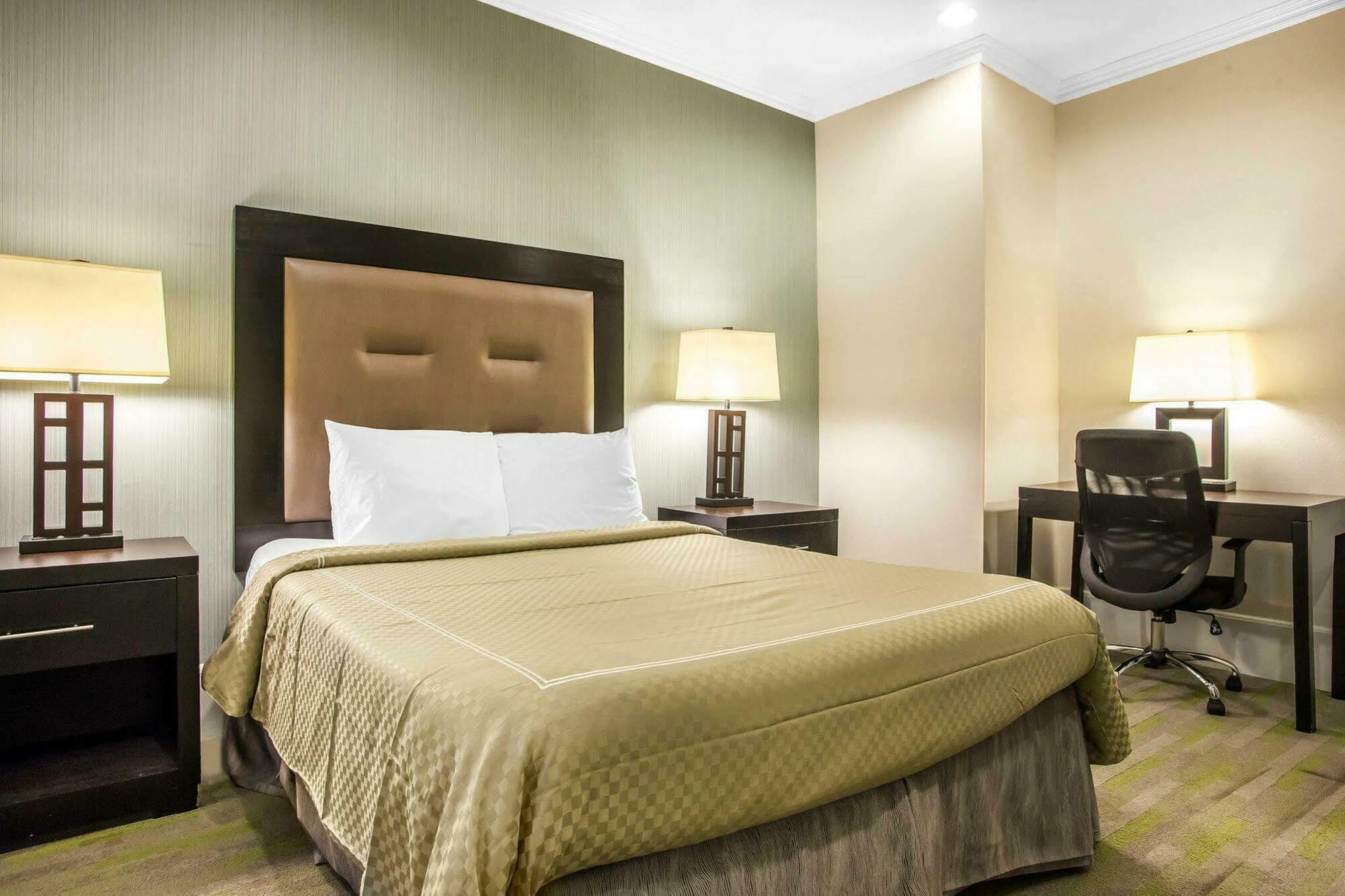 Quality Inn Center City Филадельфия Экстерьер фото
