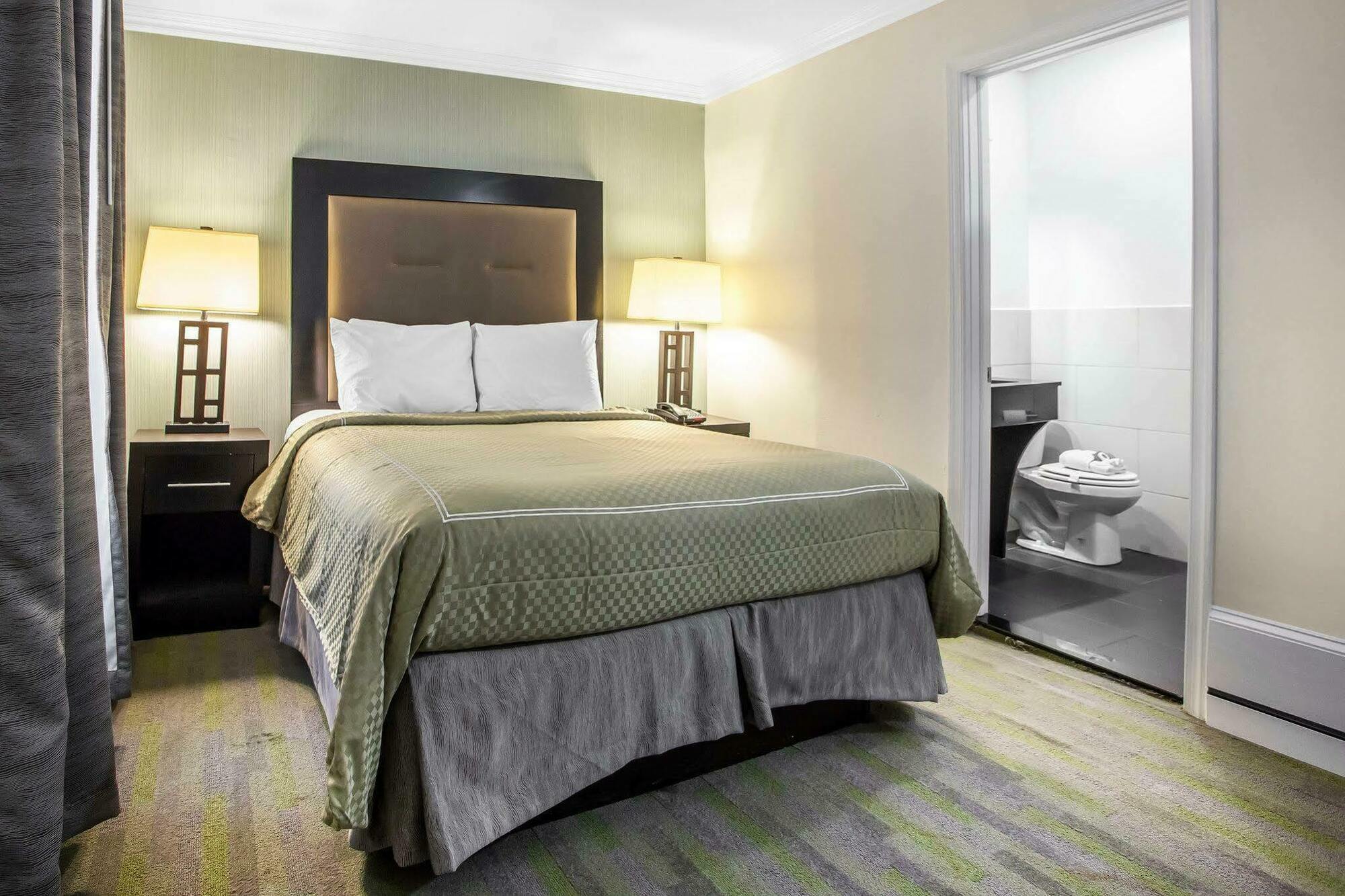 Quality Inn Center City Филадельфия Экстерьер фото