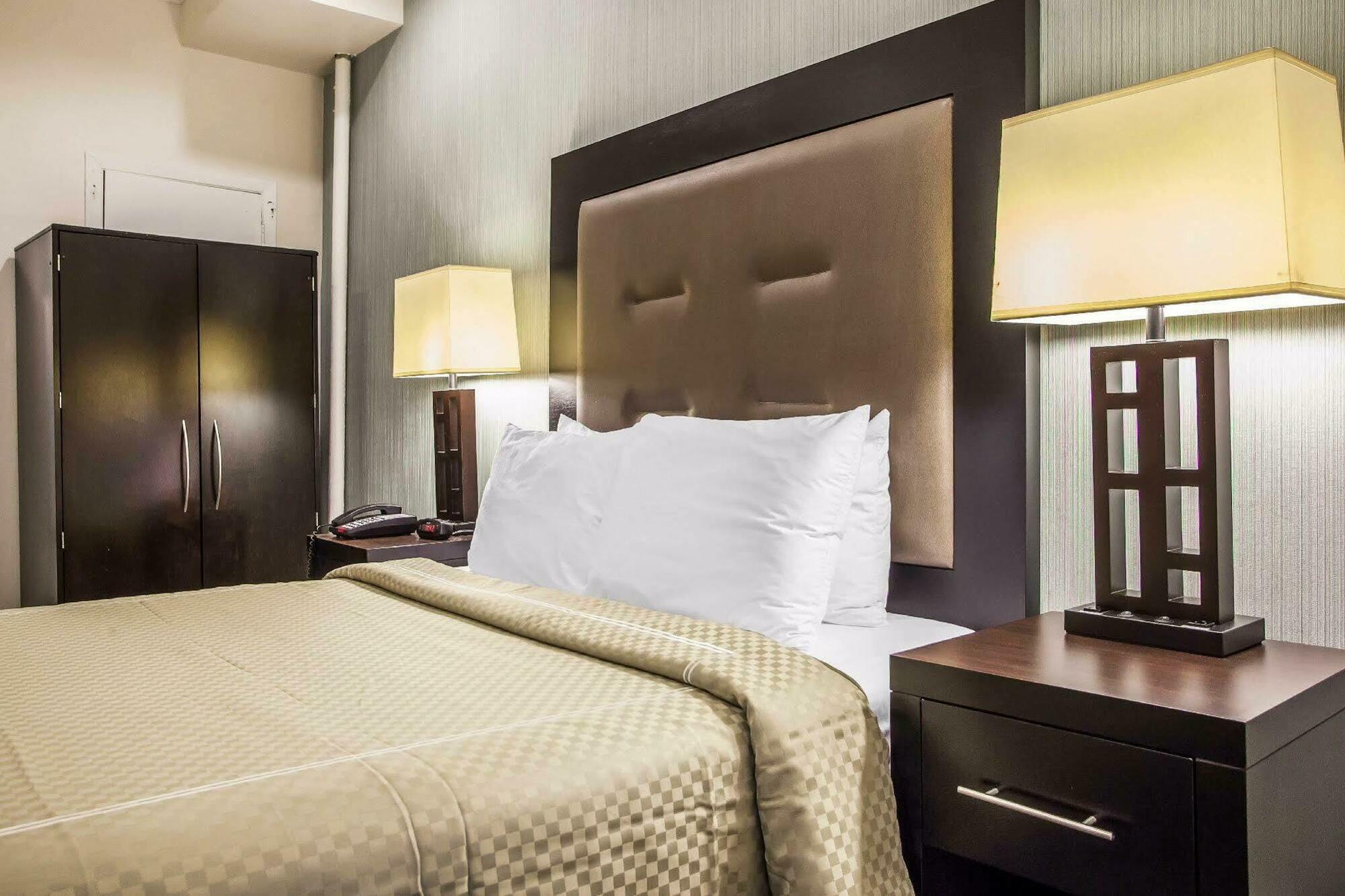 Quality Inn Center City Филадельфия Экстерьер фото